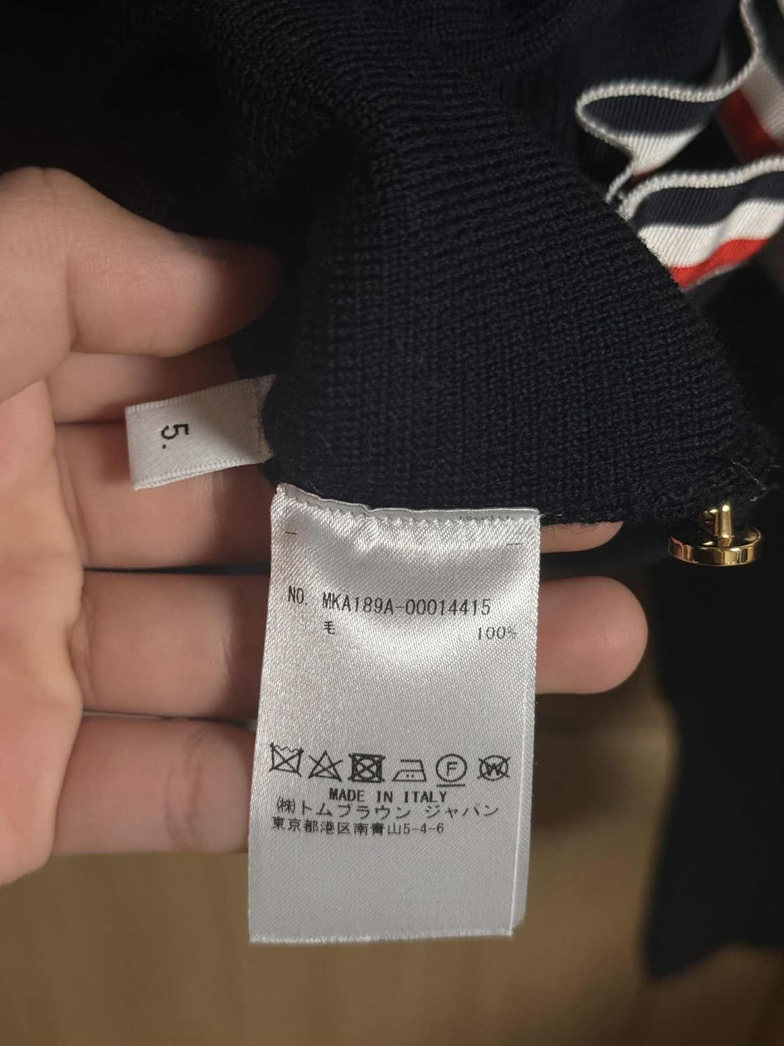 톰브라운 밀라노스티치 사선완장 금장 3버튼 니트 네이비 5 상품이미지5