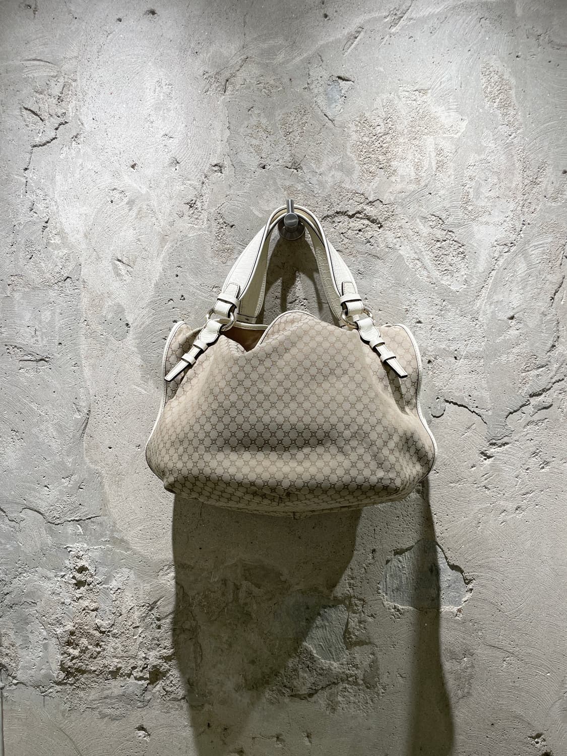 셀린느 라이트 베이지 마카담 호보 토트백 상품이미지2