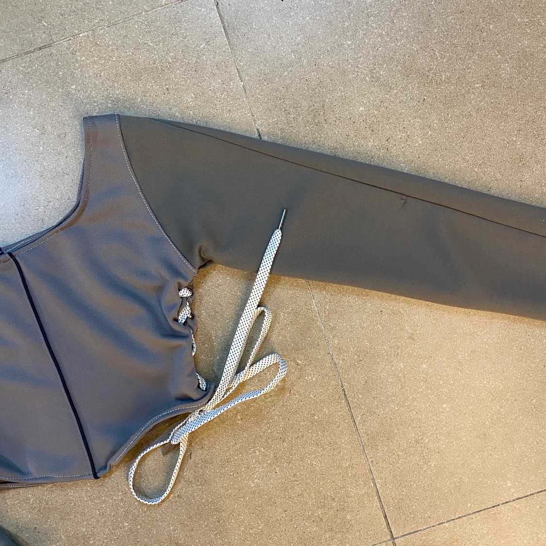 나이키 크롭탑 아일릿 상품이미지5