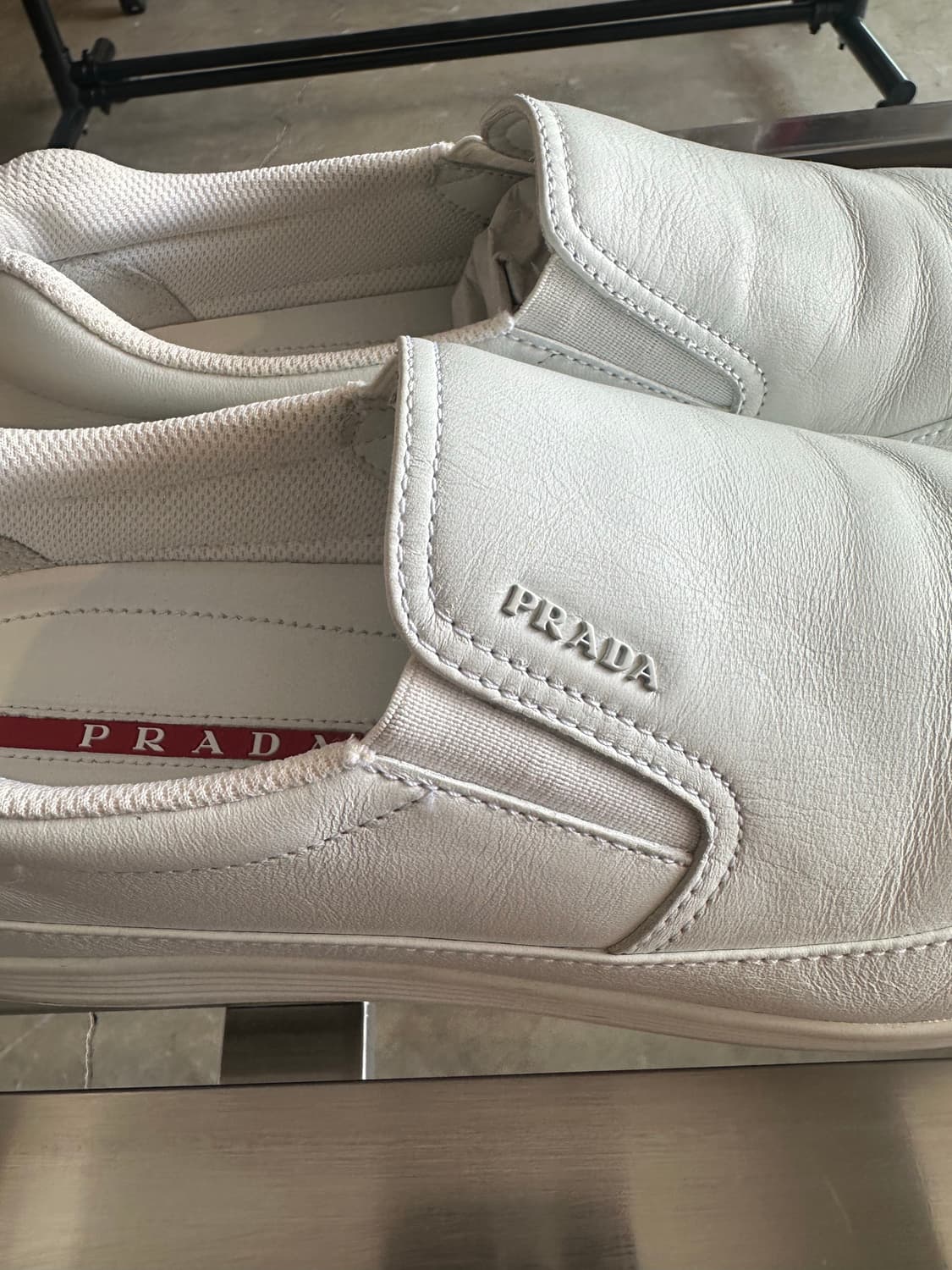 프라다 레더 슬립온 상품이미지4