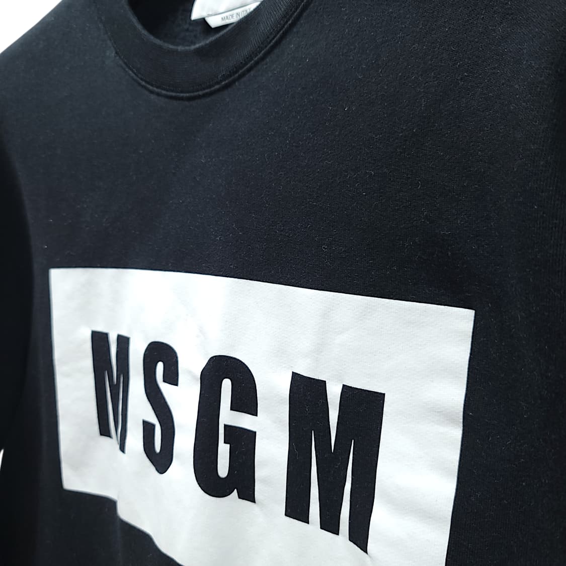 [L] MSGM 블랙 빅 프린팅 로고 기모 맨투맨 상품이미지5