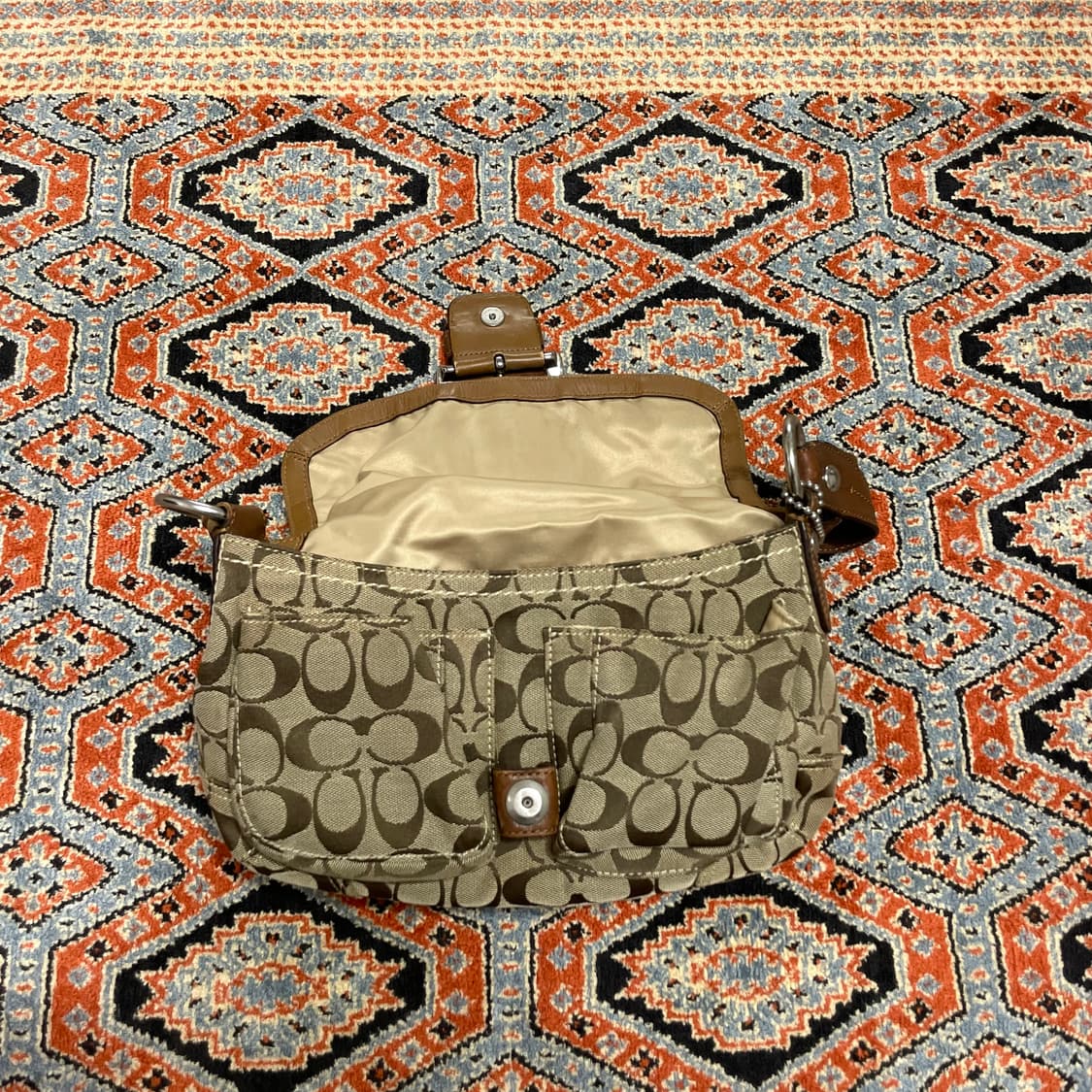 코치 y2k 자카드 브라운 숄더백 호보백 상품이미지5