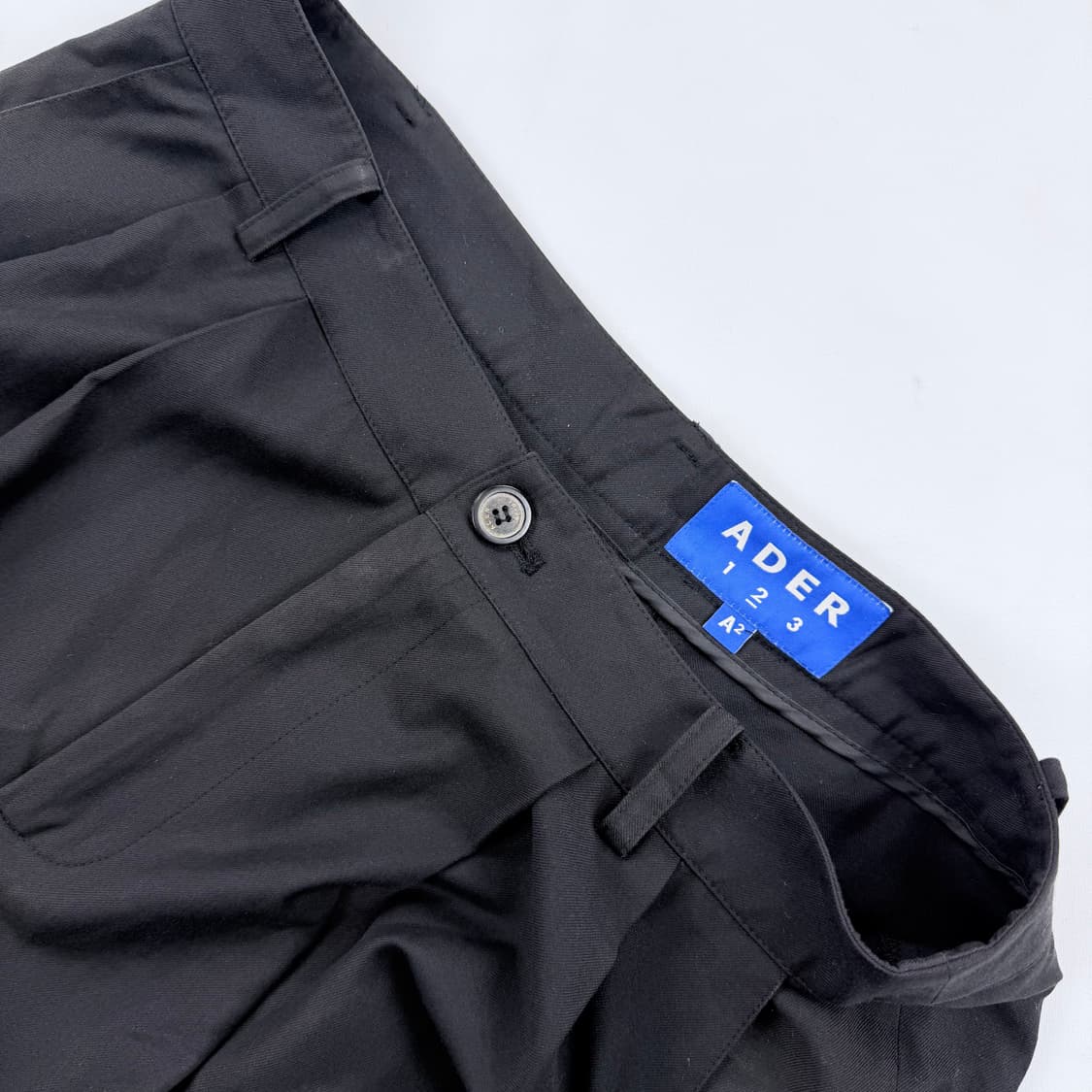 아더에러 후면 디테일 와이드 슬랙스 상품이미지4