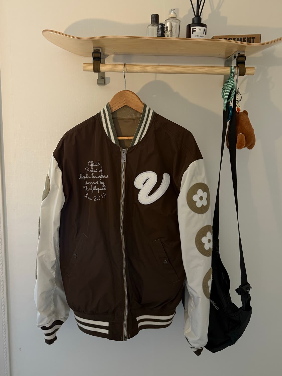 반디 더 핑크 x 알파 인더스트리 봄버 자켓 리드 그레이 상품이미지1