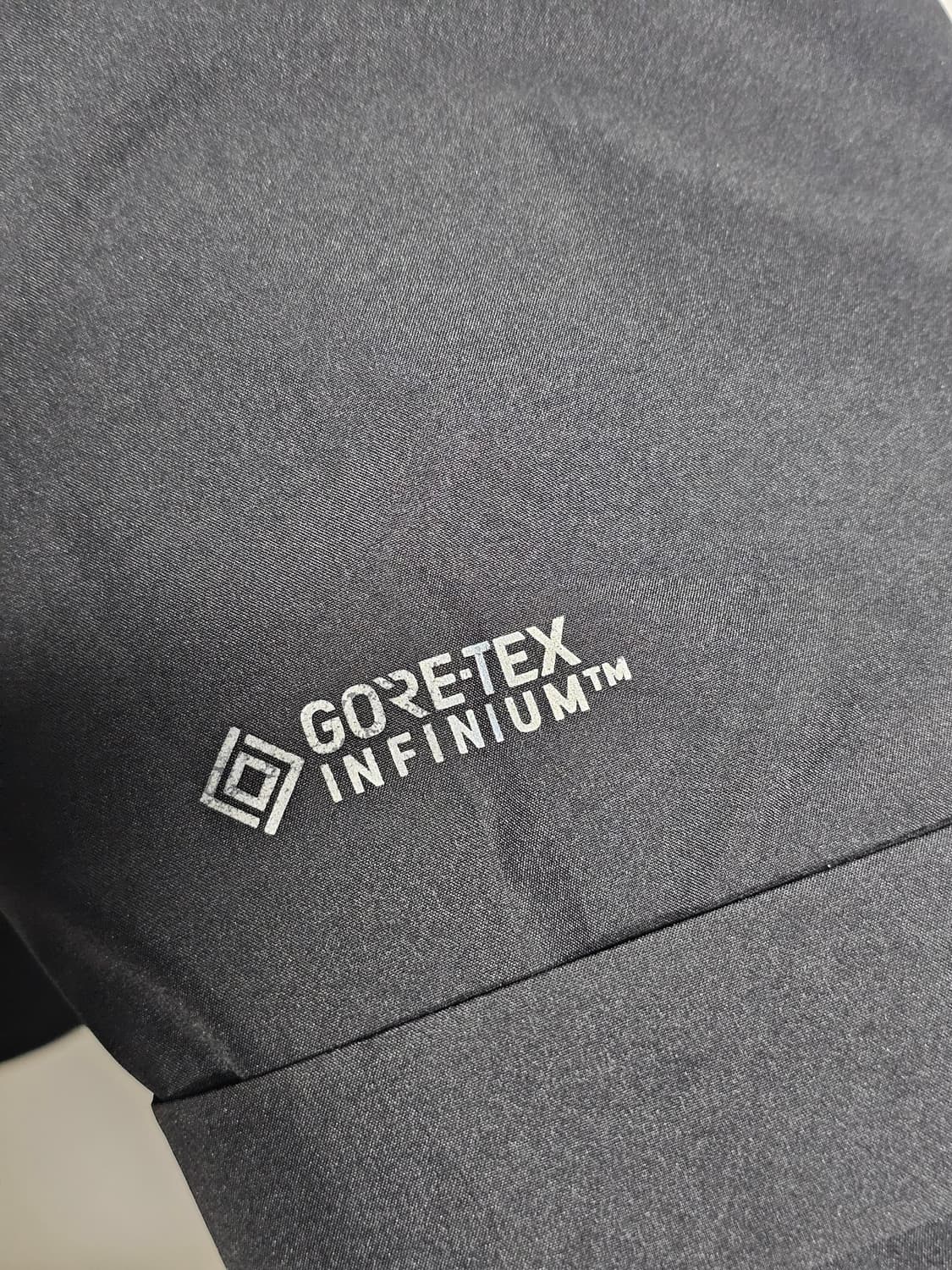 몽클레어 몽지오이아 고어텍스 코트 상품이미지3