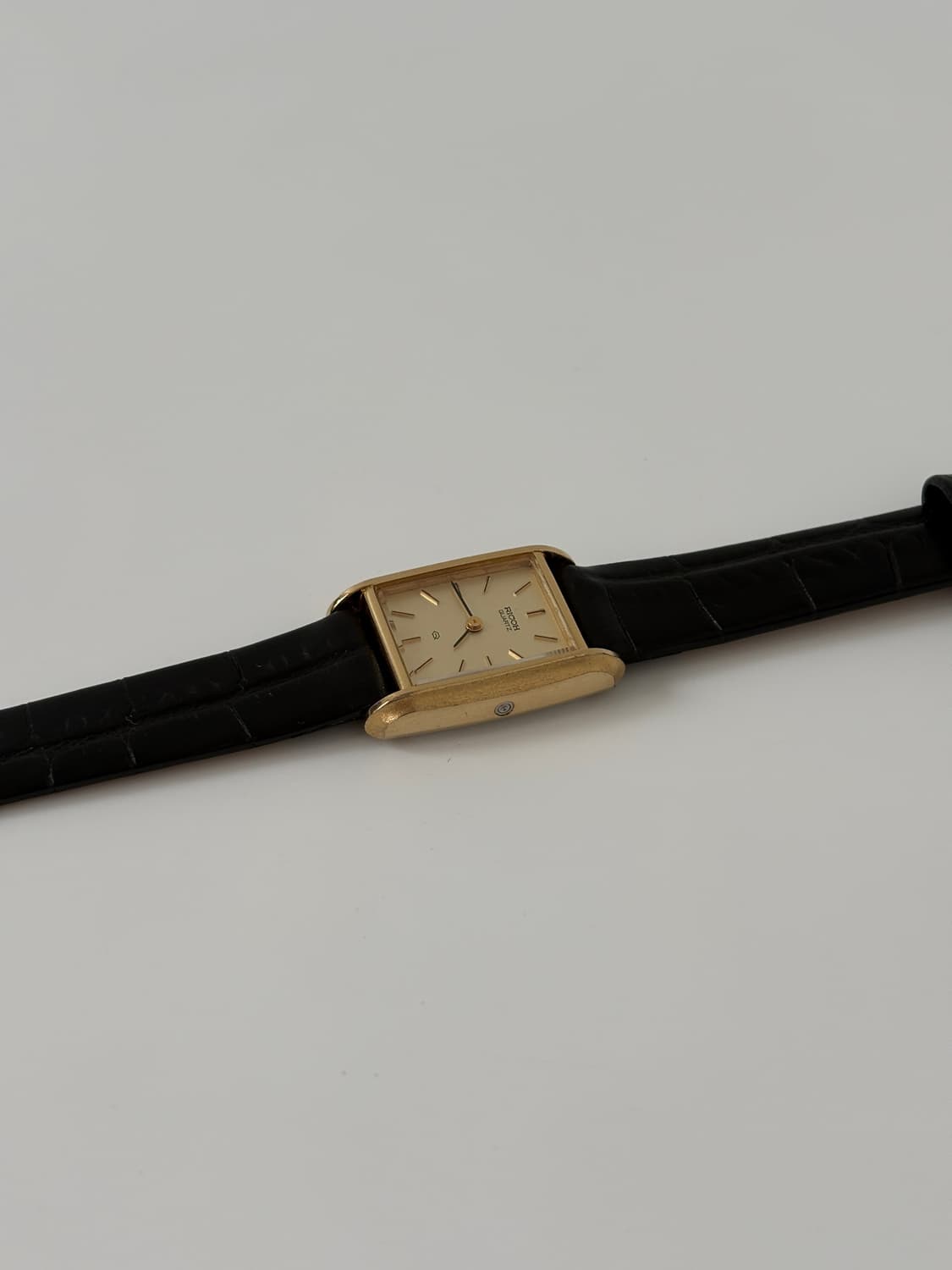 리코 1980년대 텍스쳐 베젤 골드 탱크 리쿼츠 여성 상품이미지5