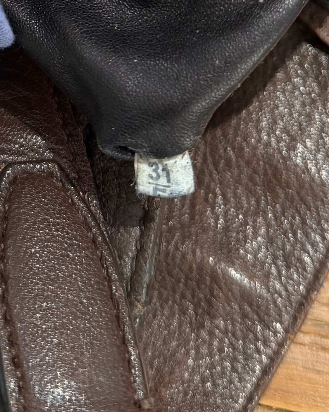 프라다 브라운 브루시아토 체르보 레더 호보백 상품이미지9