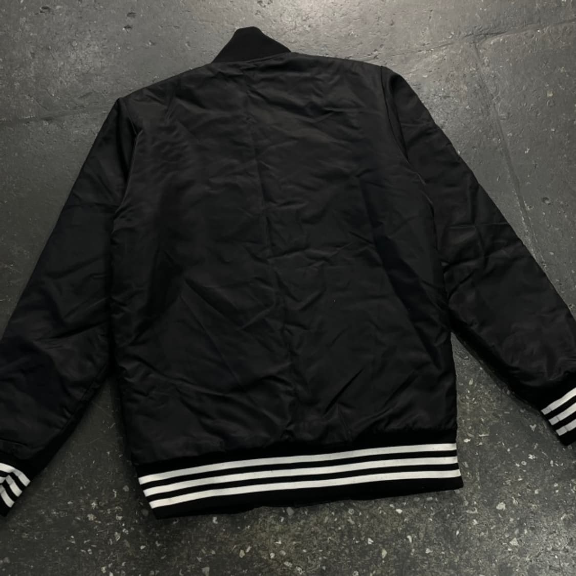 100 아디다스 X 니고베어 스타디움 자켓 상품이미지5