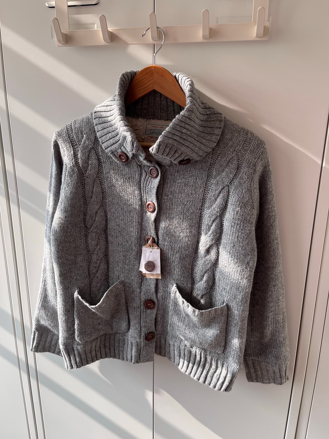 Wordtrobert 양털 후드단추 꽈배기 니트 가디건  상품이미지6