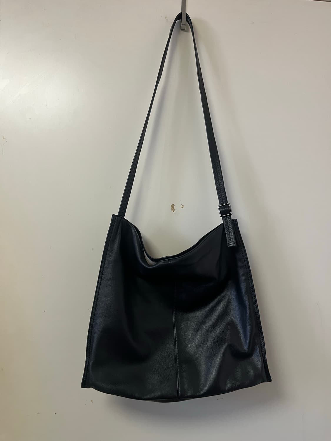 Ear leather cross bag 상품이미지1