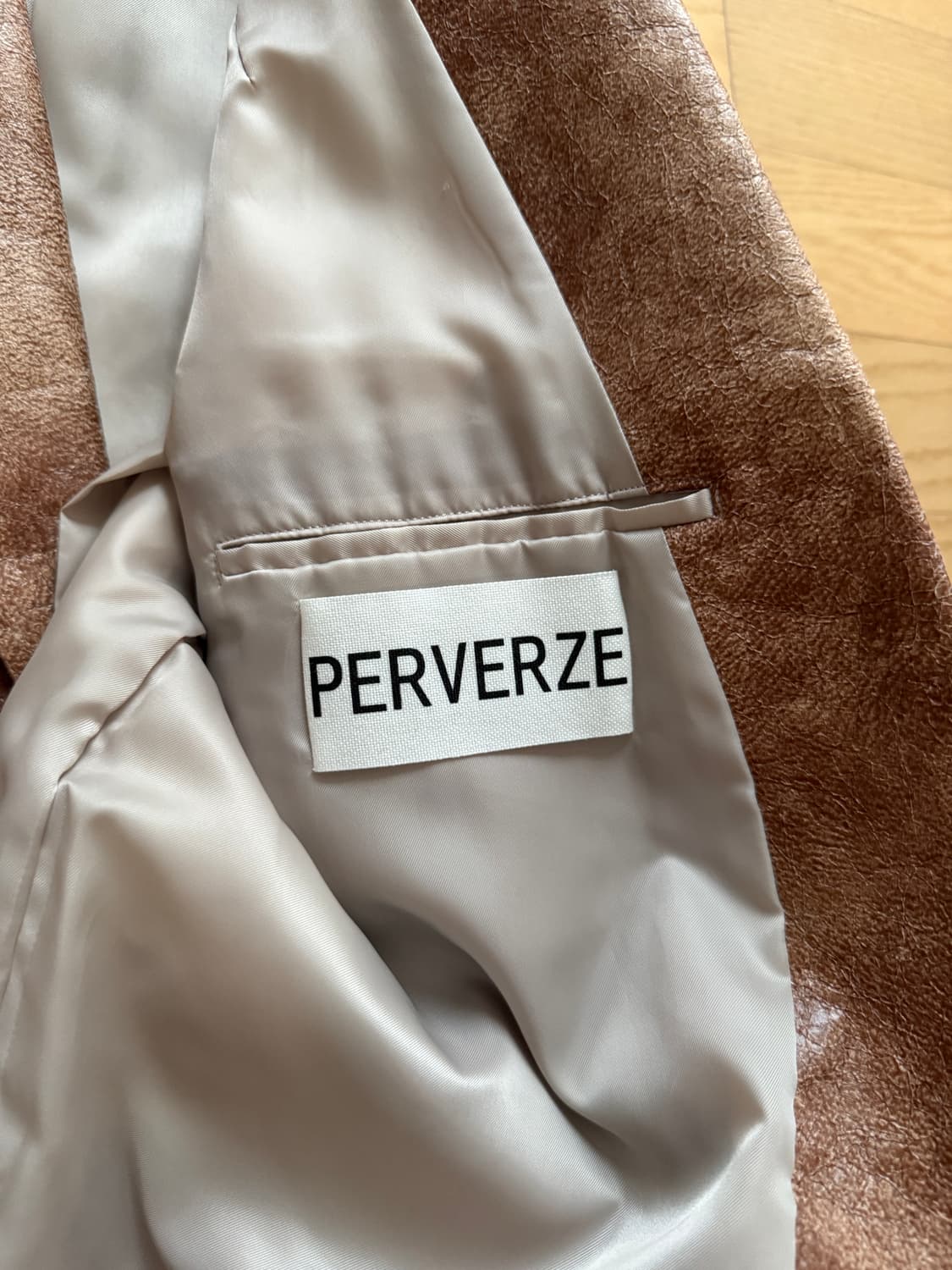 Perverze 퍼버즈 크랙가죽 자켓 상품이미지8