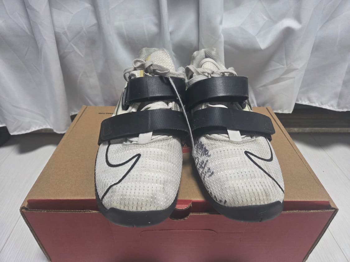 나이키 로말레오4 275사이즈 상품이미지1