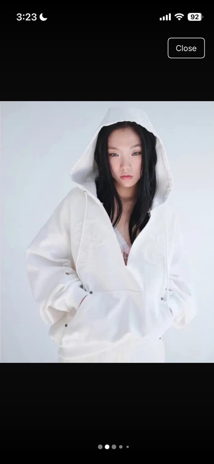 샵페어리 브이넥 자수 후드티 화이트 shop faerie 상품이미지1