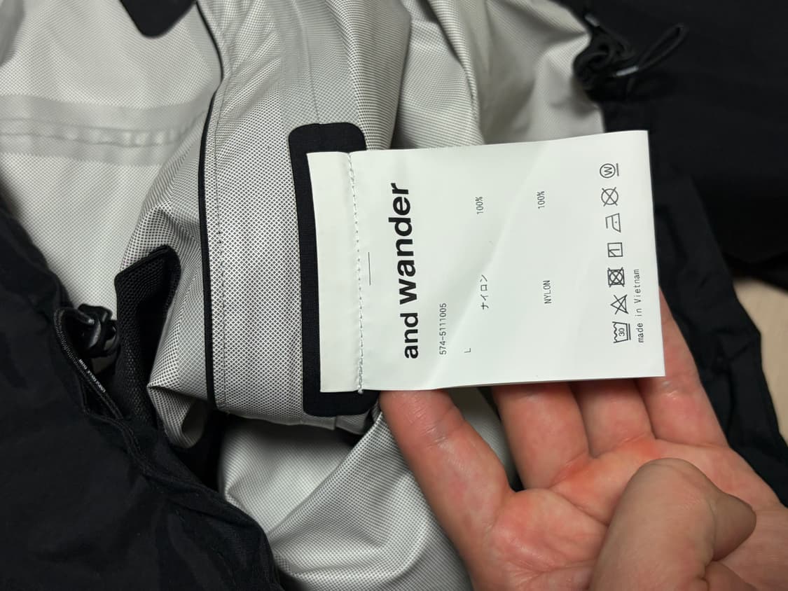 [L] 앤드원더 2.5L 하이커 레인 자켓 블랙 상품이미지5