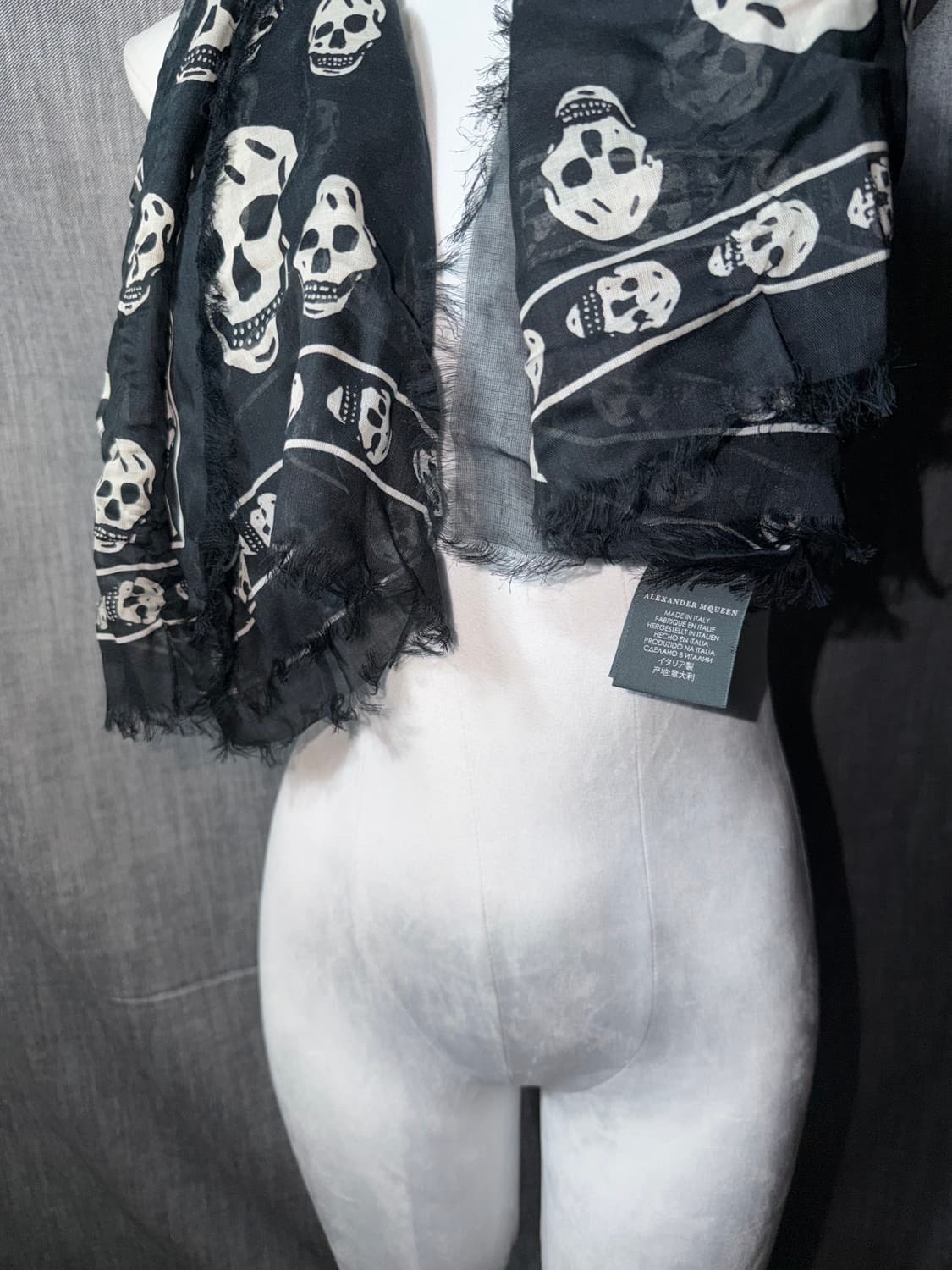 알렉산더 맥퀸 스컬 스카프 상품이미지3