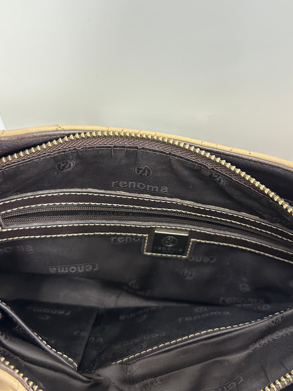 Renoma vintage embossed leather stud bag 상품이미지8