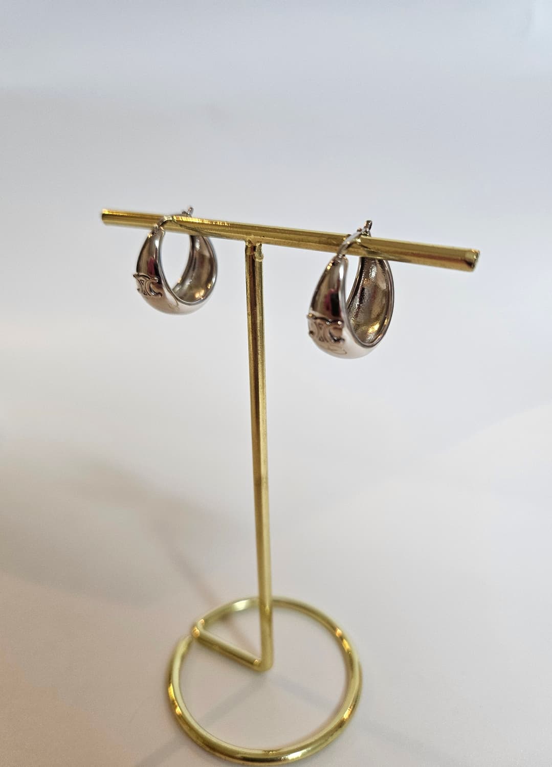 셀린느 트리오페 볼드 후프 귀걸이 상품이미지2