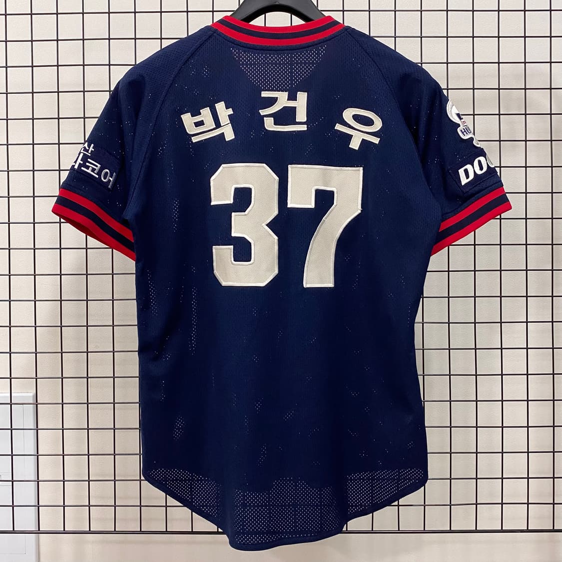 두산 베어스 위팬 올드 허슬두 패치 박건우 유니폼 상품이미지2