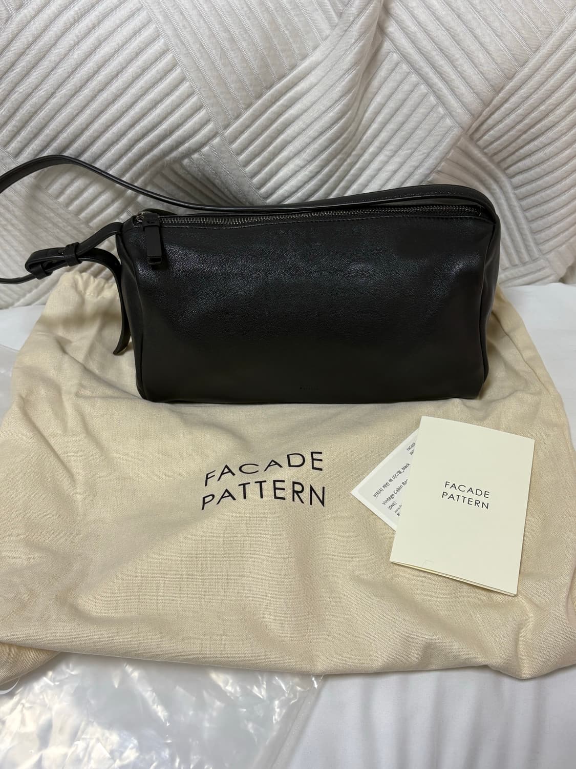 파사드패턴 빈티지 캐빈백 미디엄 블랙 풀구성 상품이미지1