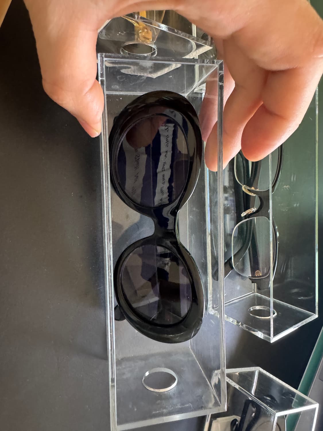 아크네 오벌 커트 코베인 선글라스 상품이미지2