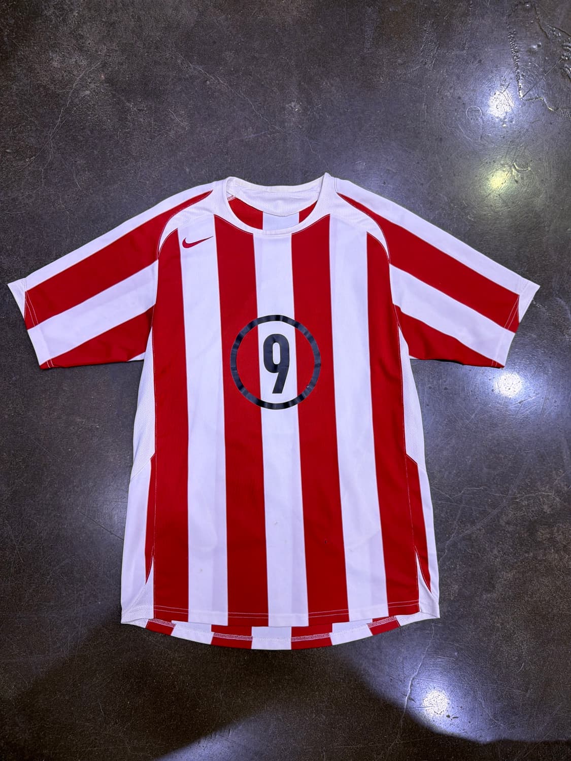 나이키 축구 유니폼 9번 레드 화이스트라이프 M 상품이미지1