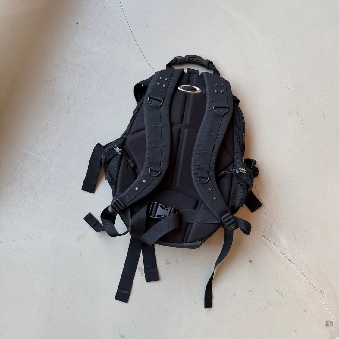 오클리 아이콘 백팩 상품이미지2