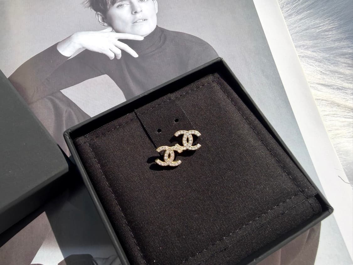 샤넬 클래식 큐빅 이어링 상품이미지8