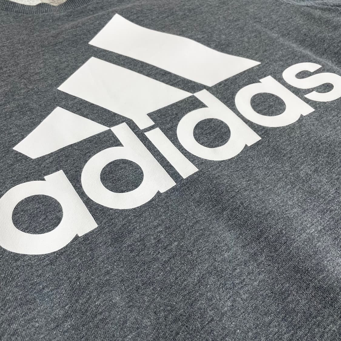 아디다스 adidas 다크그레이 빅로고 맨투맨  2XL 상품이미지3
