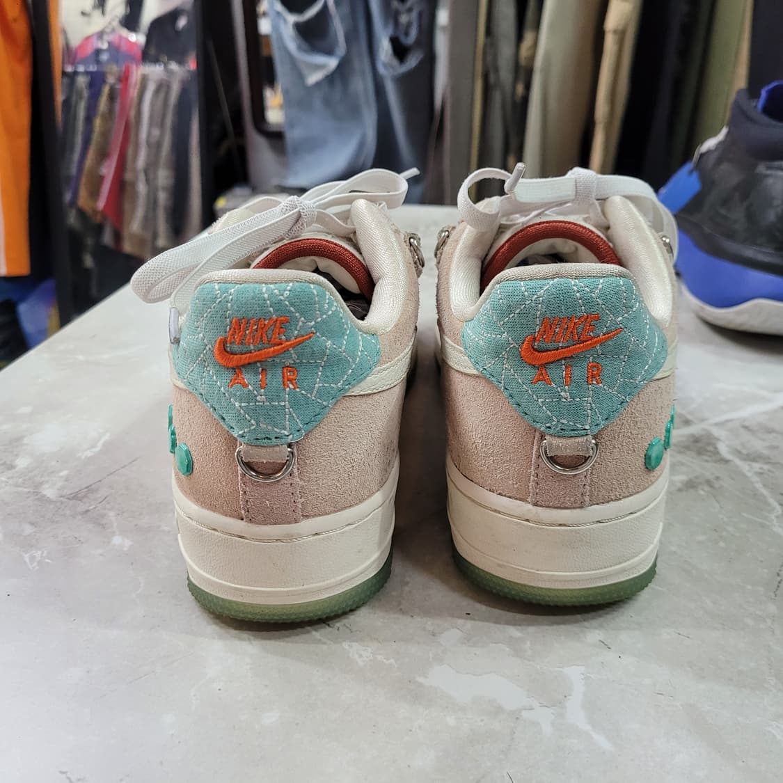 Nike 에어포스1 '07 LX 쉐이플리스 폼리스 리미티드리스 상품이미지3