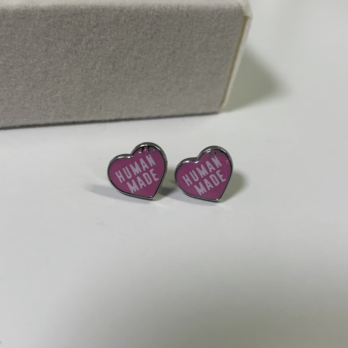 휴먼 메이드 하트 이어링 핑크 상품이미지3