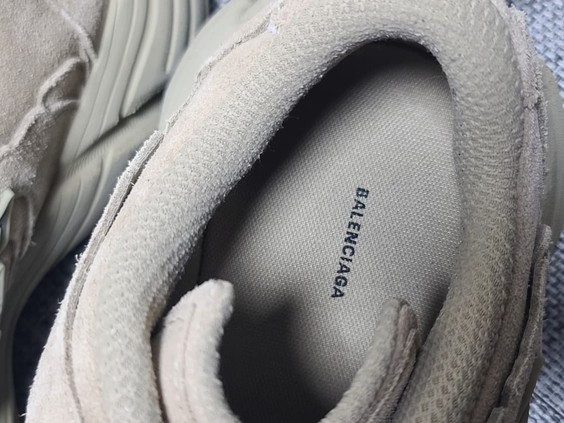 발렌시아가 먼데이 슈즈 스웨이드 베이지 42 스니커즈 상품이미지3