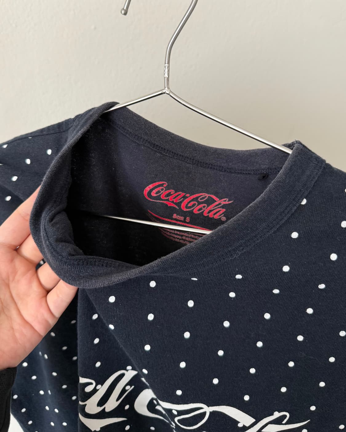 Gu x cocacola 도트 반팔티 상품이미지4