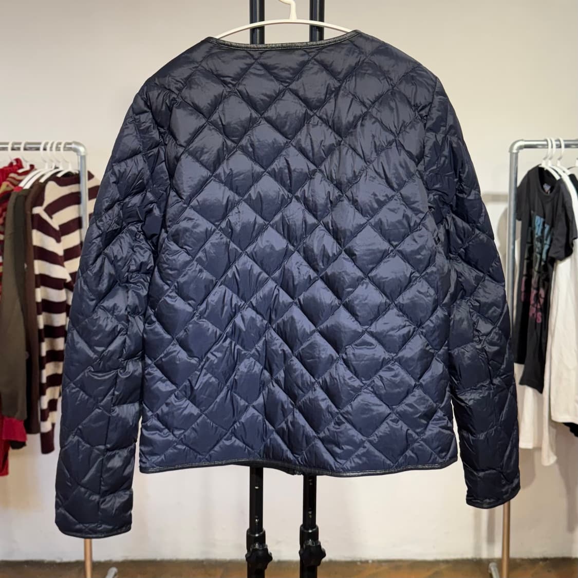 유니클로 재팬 라인 가죽 경량 패딩 / 여성 44 추천 상품이미지2