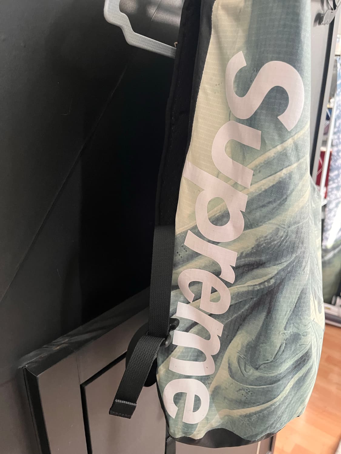 슈프림노스페이스 자유의 여신상 백팩 상품이미지3