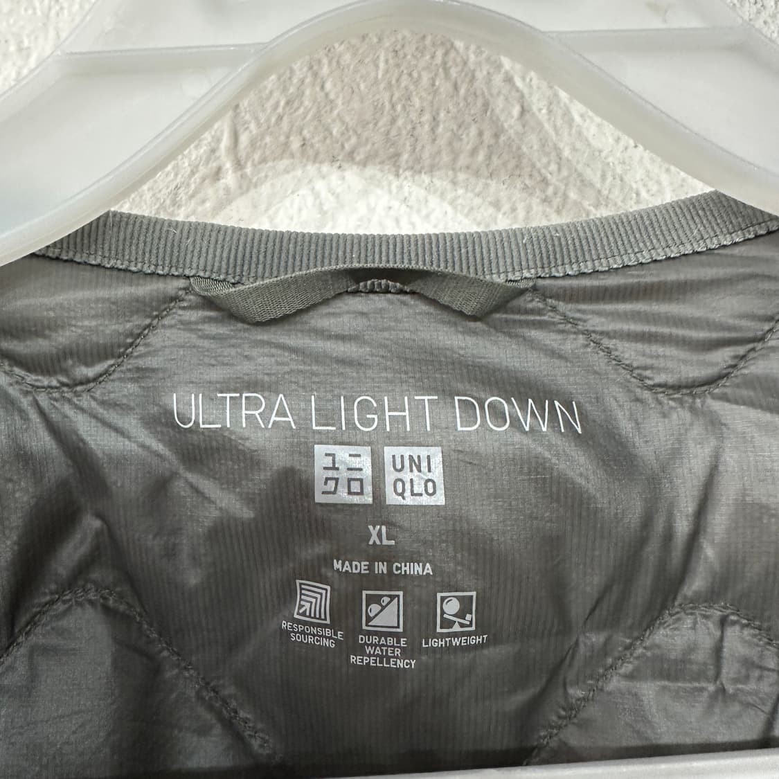 유니클로 울트라라이트다운 퀼팅경량패딩 XL 상품이미지3