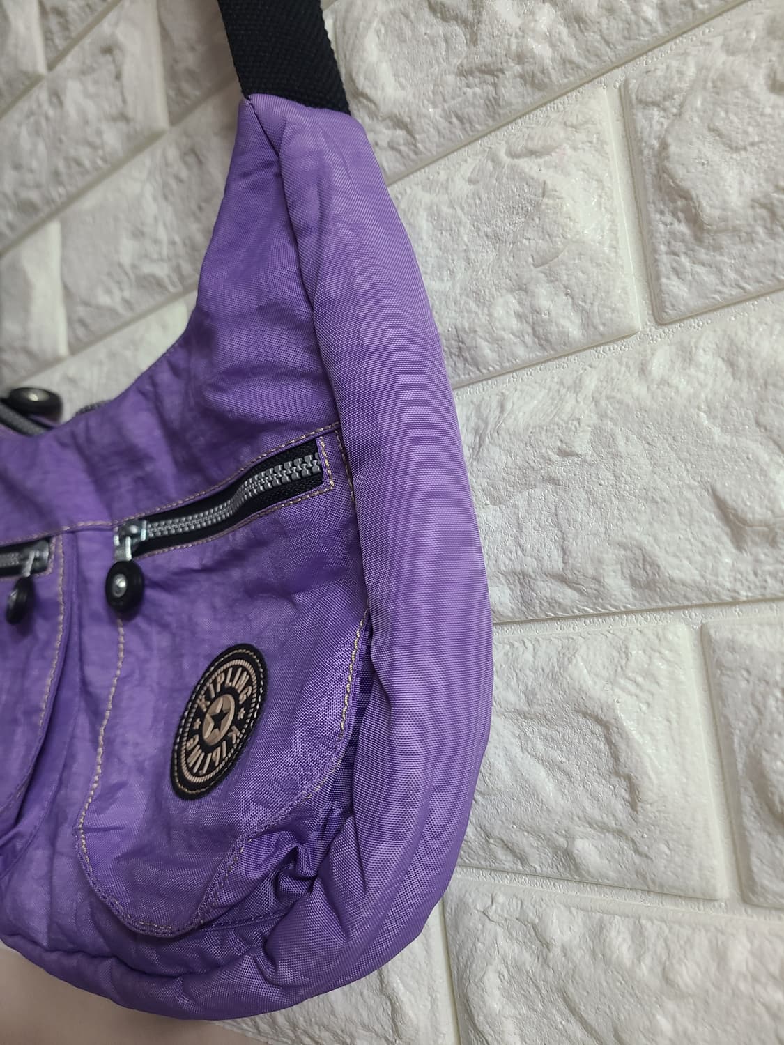 키플링 보라색 크로스백 상품이미지3