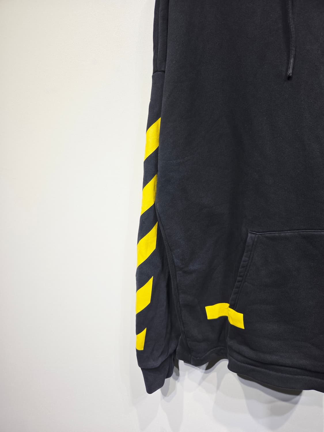 오프화이트 디아고날 애로우 후드티 블랙 상품이미지4