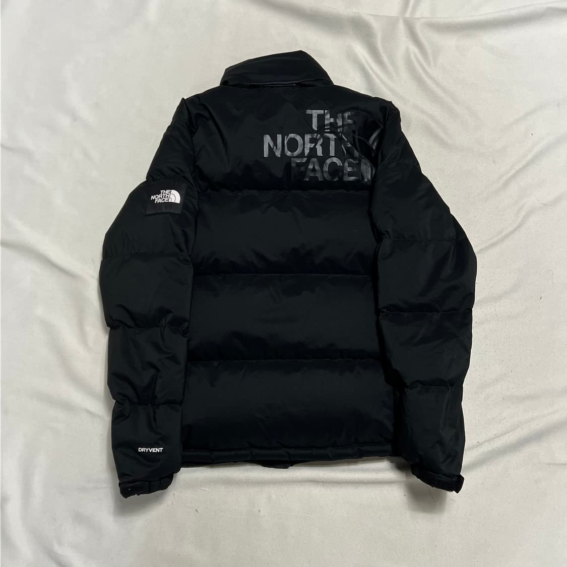 M 노스페이스 블랙 로고 눕시 패딩 상품이미지3