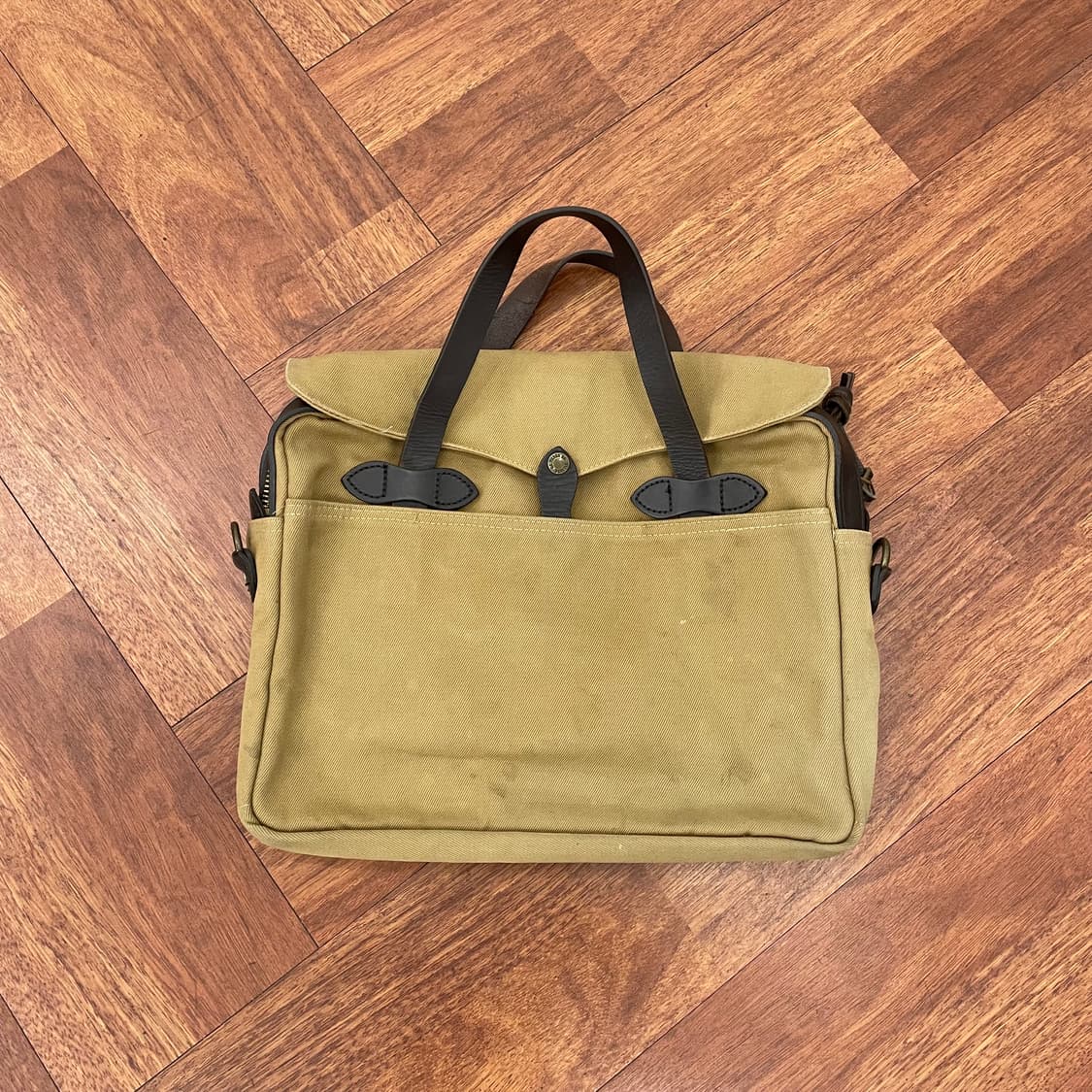 필슨 256 탄색 브리프케이스 상품이미지1