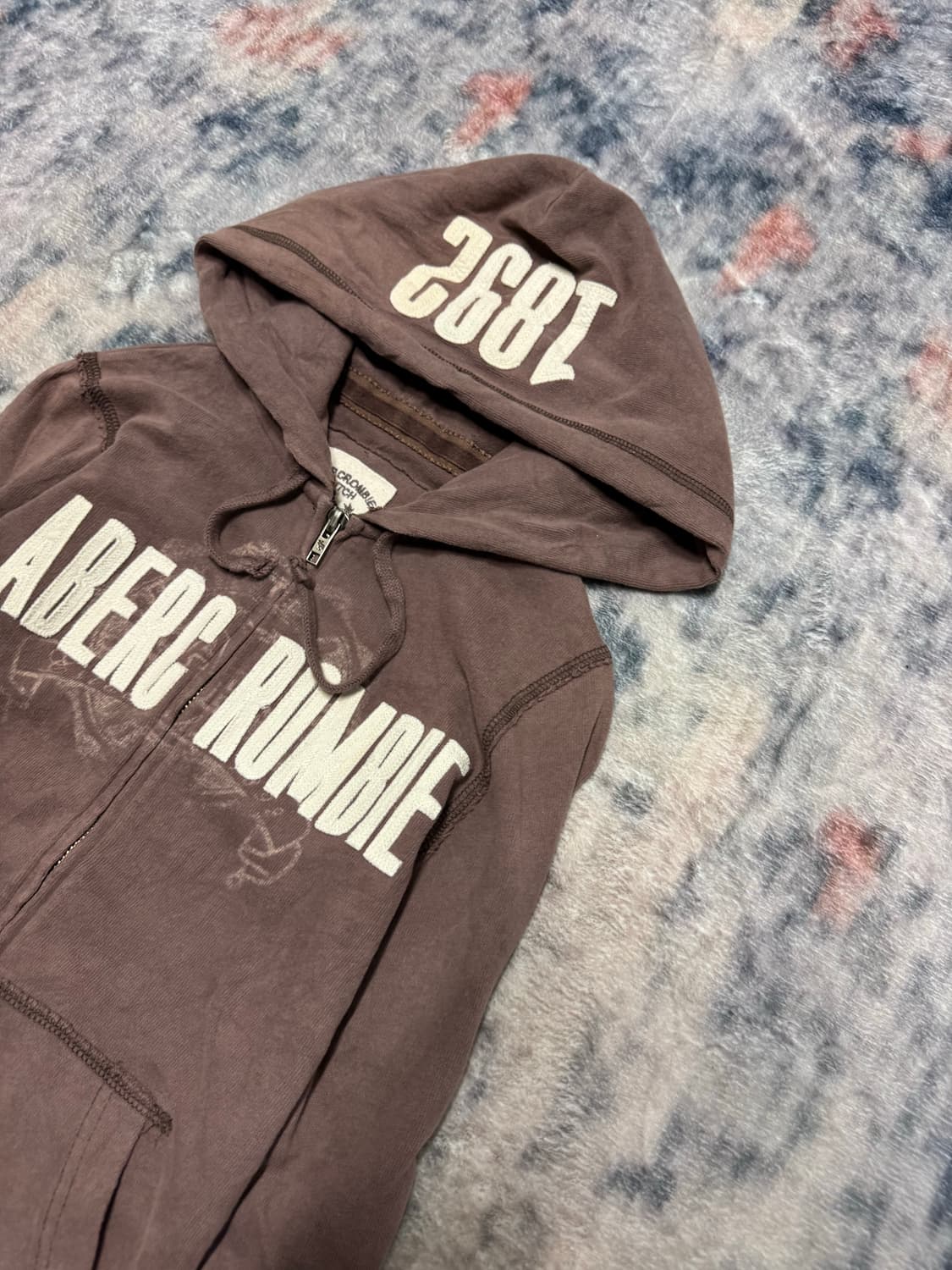 Abercrombie 00s y2k milk choco hoodie 상품이미지4