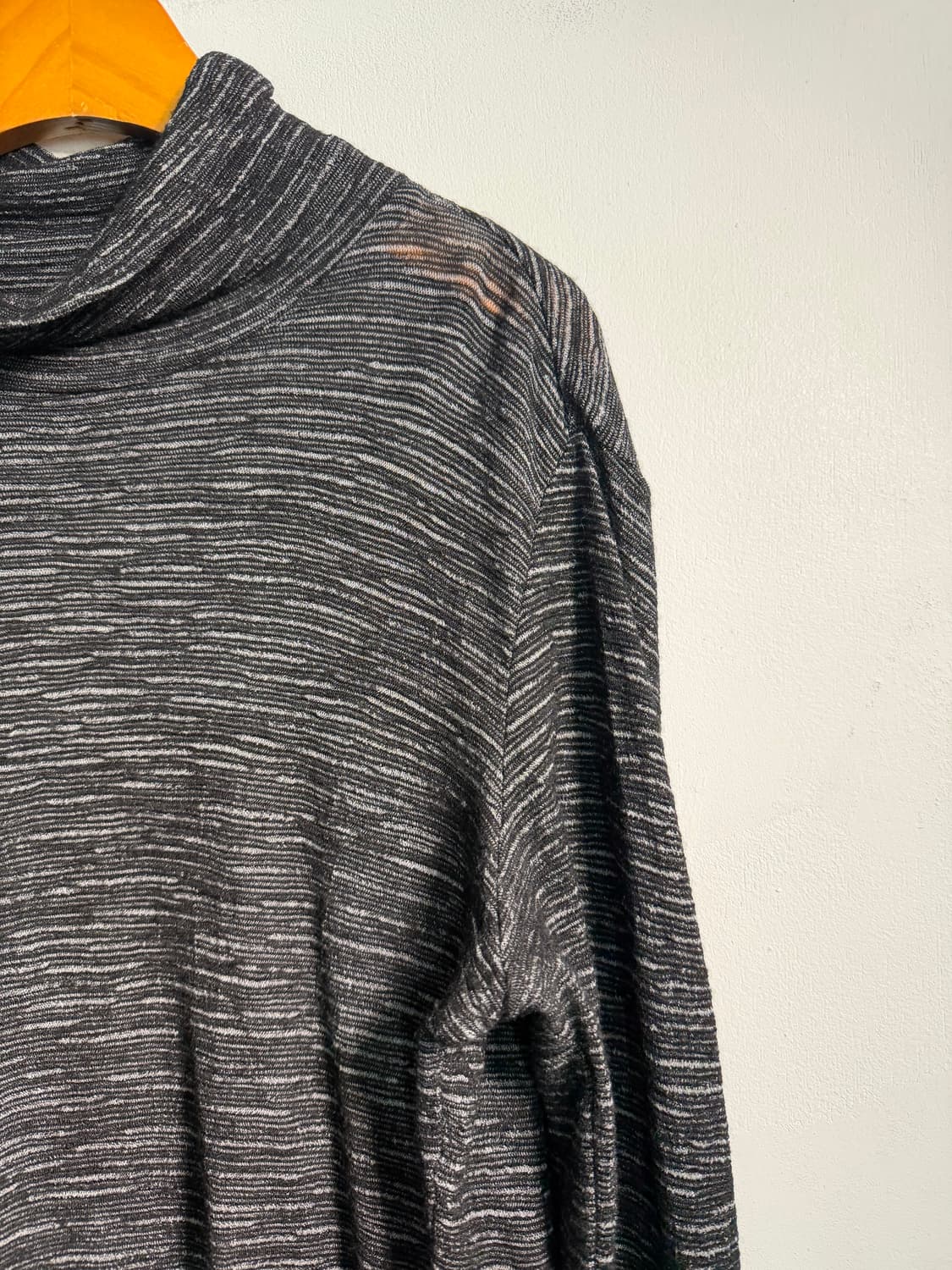 Plantation 이세이미야케 울 70% 모크넥 니트 상품이미지4