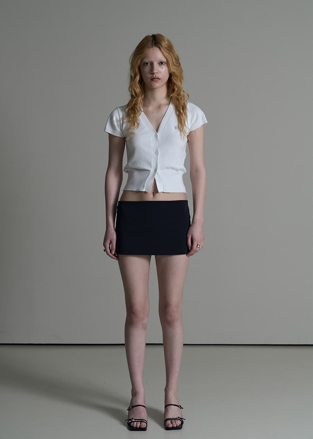 Bohemseo Y SYMBOL HALF CARDIGAN, IVORY 상품이미지1