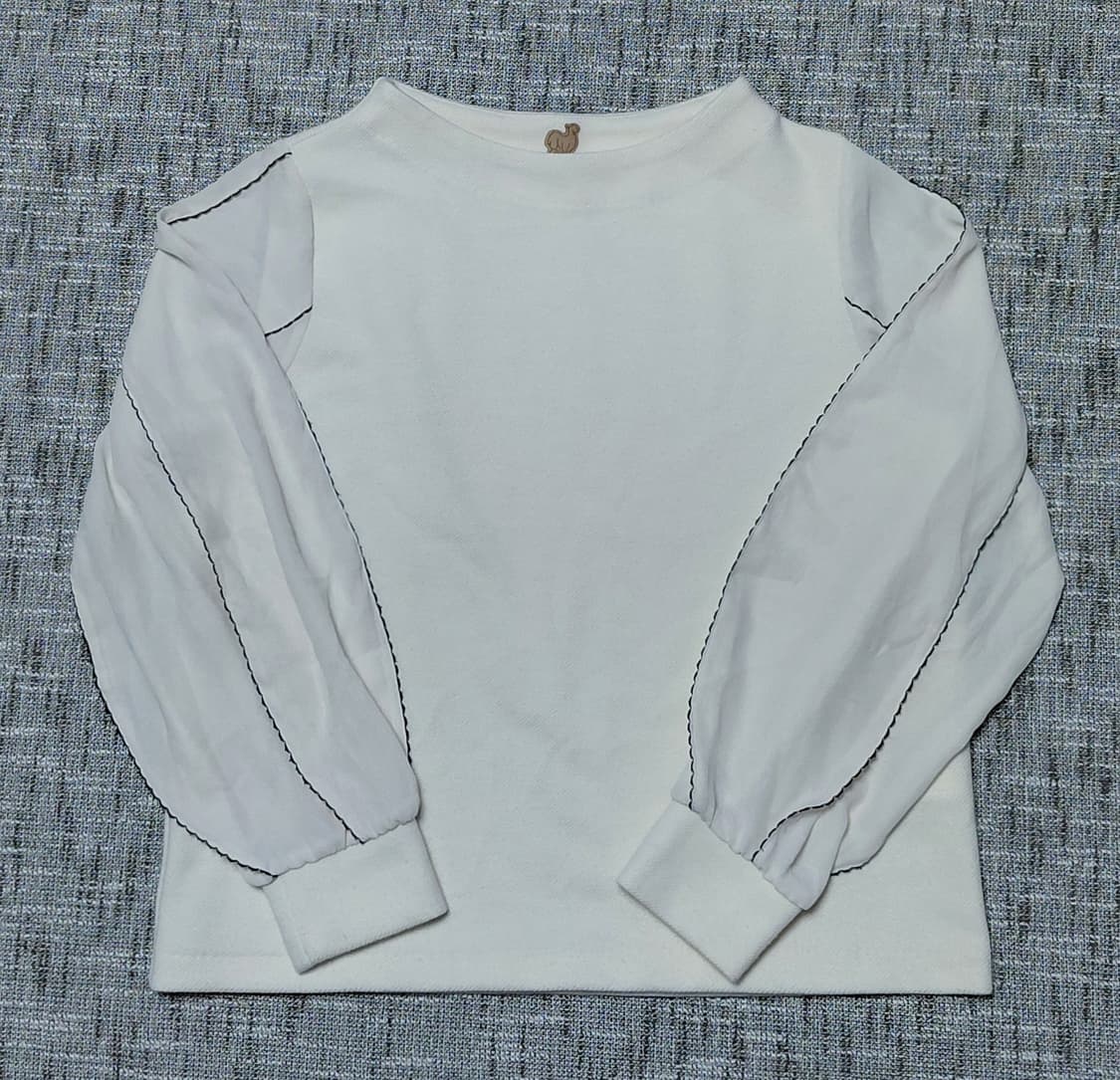 [38] Malla 마라 소매 배색 볼륨 블라우스 니트 상품이미지1