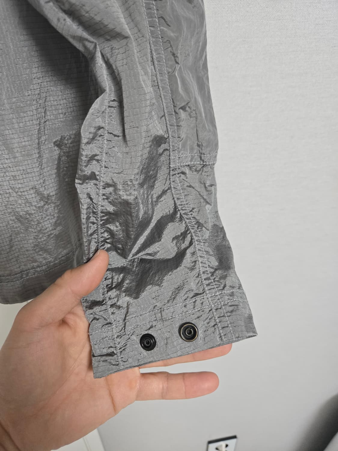 스톤아일랜드 나일론메탈 오버셔츠 S사이즈팝니다 상품이미지5