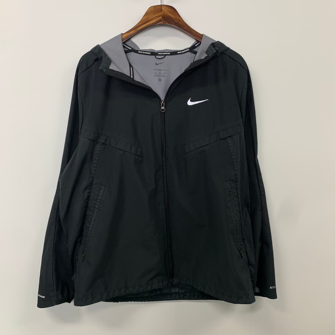 나이키 러닝 블랙 바람막이 자켓 상품이미지2