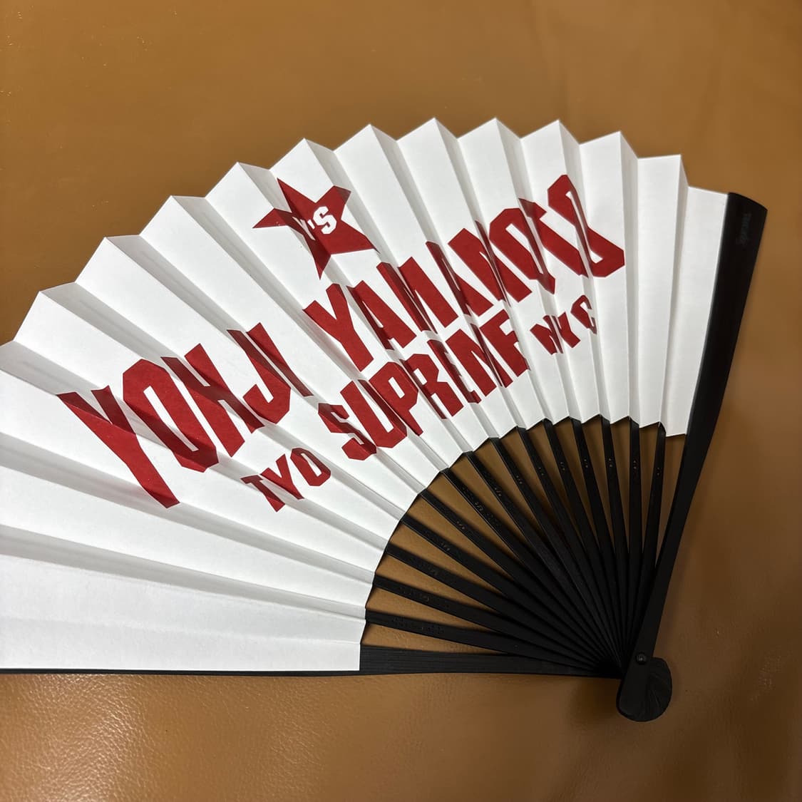 슈프림 요지 야마모토 콜라보 핸드 부채 화이트 25FW 상품이미지5