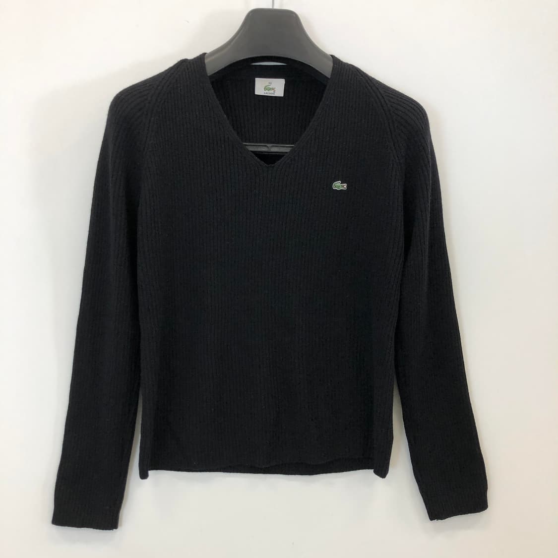 라코스테 골지 브이넥니트 100 패치로고 상품이미지1