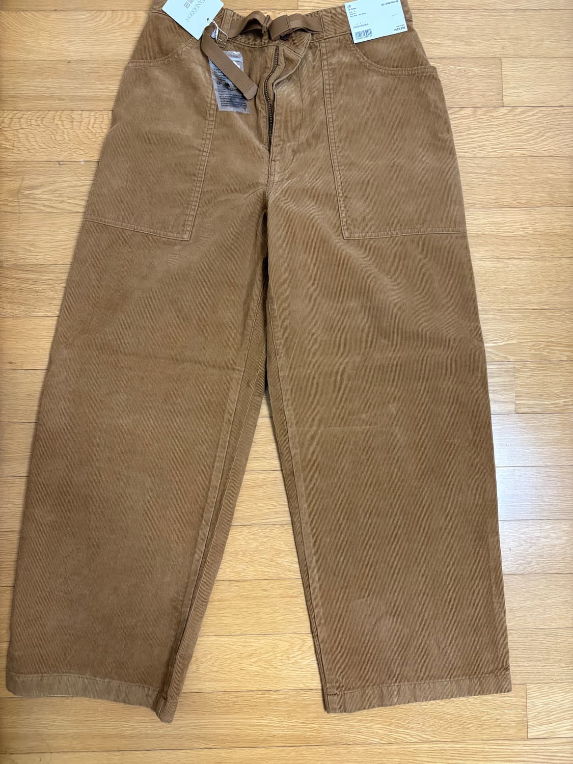 JW앤더슨x유니클로 코듀로이 커브드 워크팬츠 상품이미지2