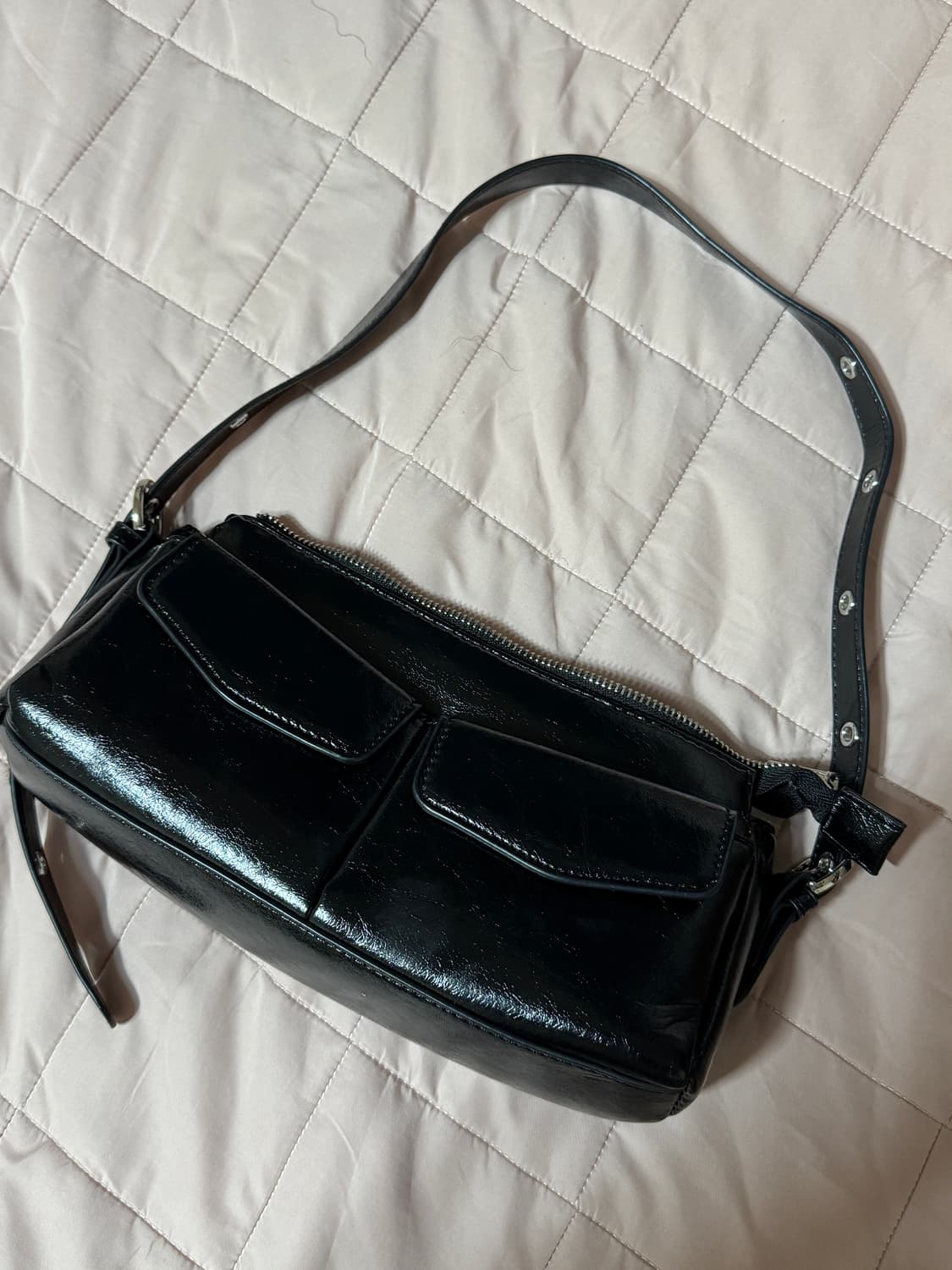 블랙 에나멜 숄더백 상품이미지2