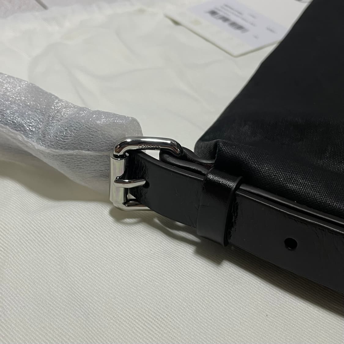 르메르 트렌치 포켓 스몰 숄더 크로스백 오닉스 상품이미지6